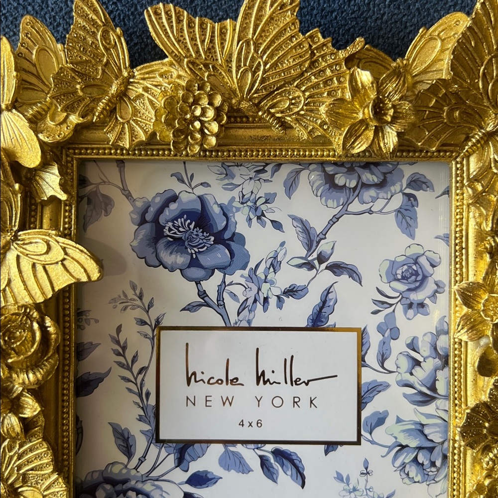 Nicole Miller Butterfly Photo Frame 4 x 6 Vertical Horizontal Gold Resin Gift - Picture 2 of 10
